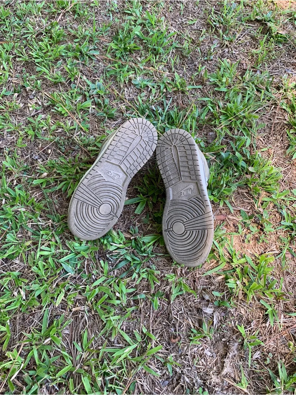 Nike Kids Jordan 1 Kaki size 4.5